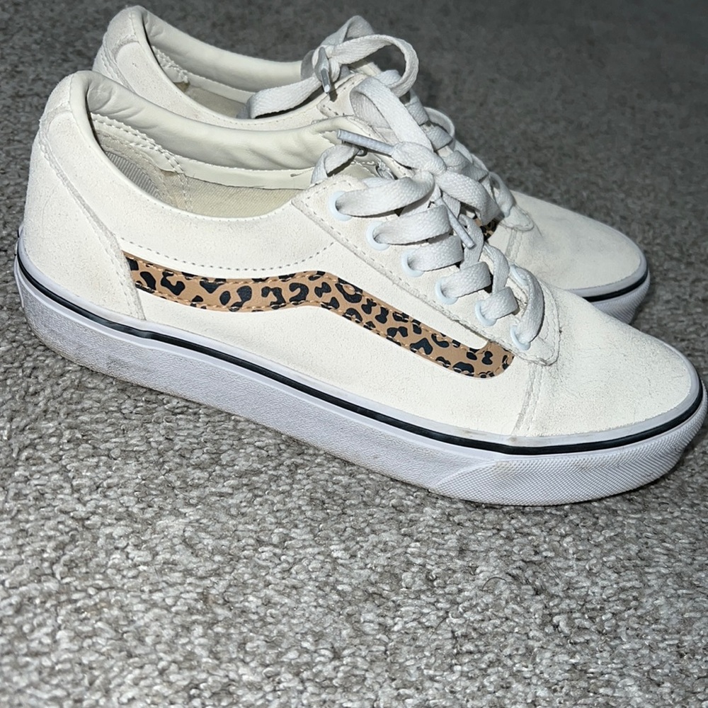 Only worn a couple of times